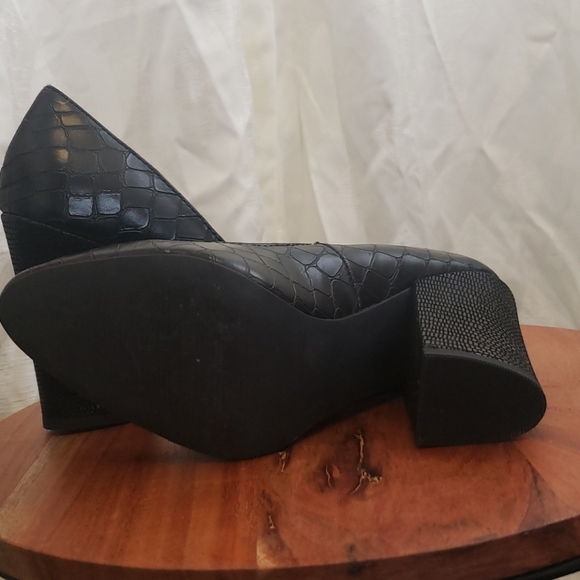 SALE 🖤👠Black Snake Print Block Heels - Picture 4 of 8